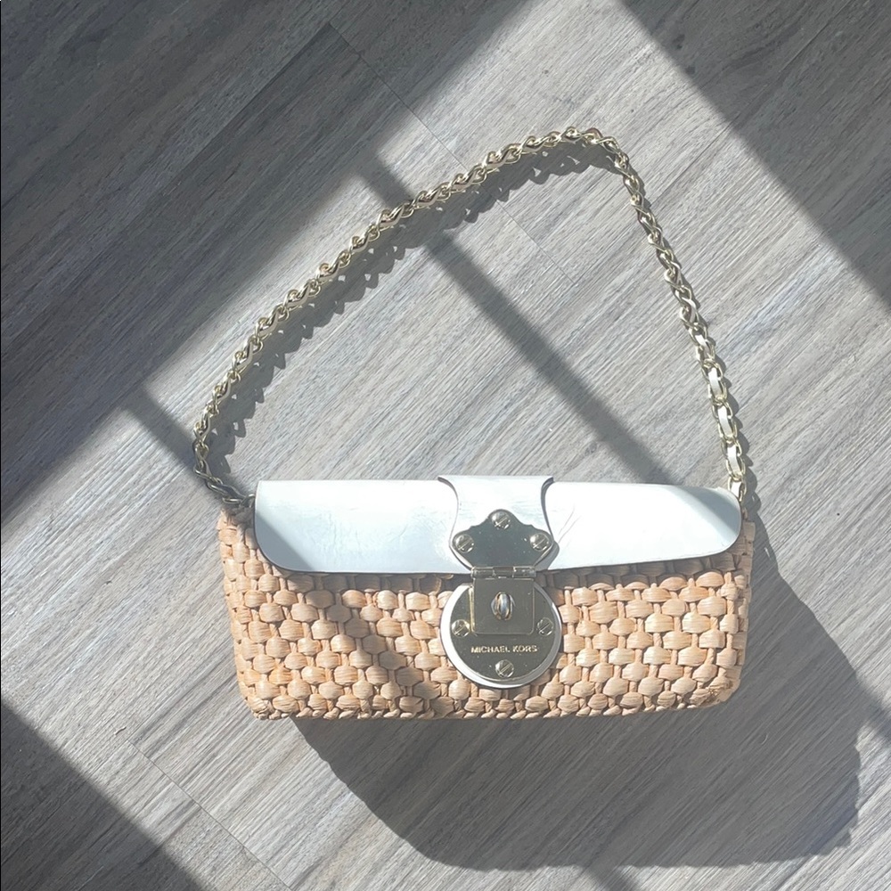 Michael Kors Santorini Straw Bag with Chain Strap - Picture 4 of 14